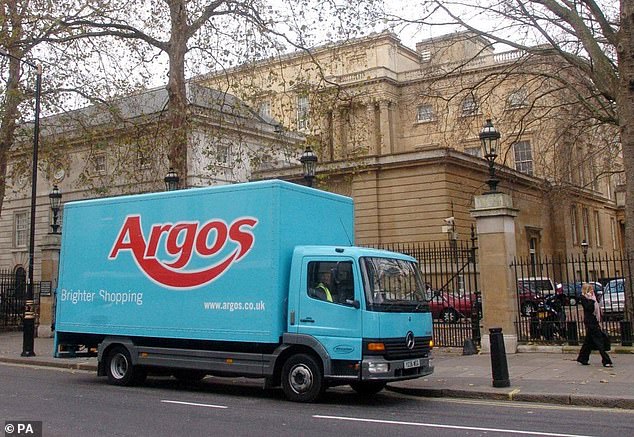 Фургон доставки Argos возле Букингемского дворца, декабрь 2004 г.