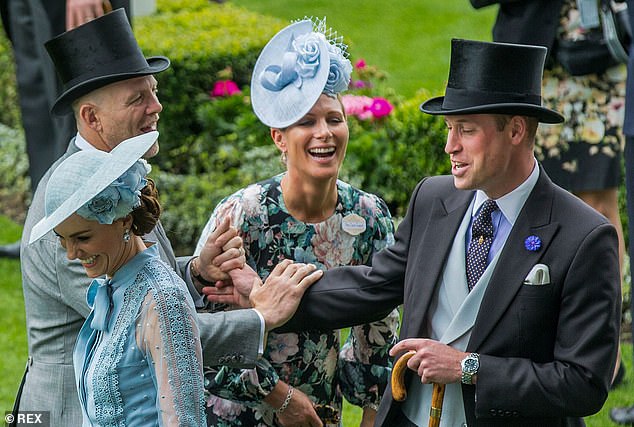 Зара и Майк смеются и шутят с Уильямом и Кейт в Royal Ascot в 2019 году.